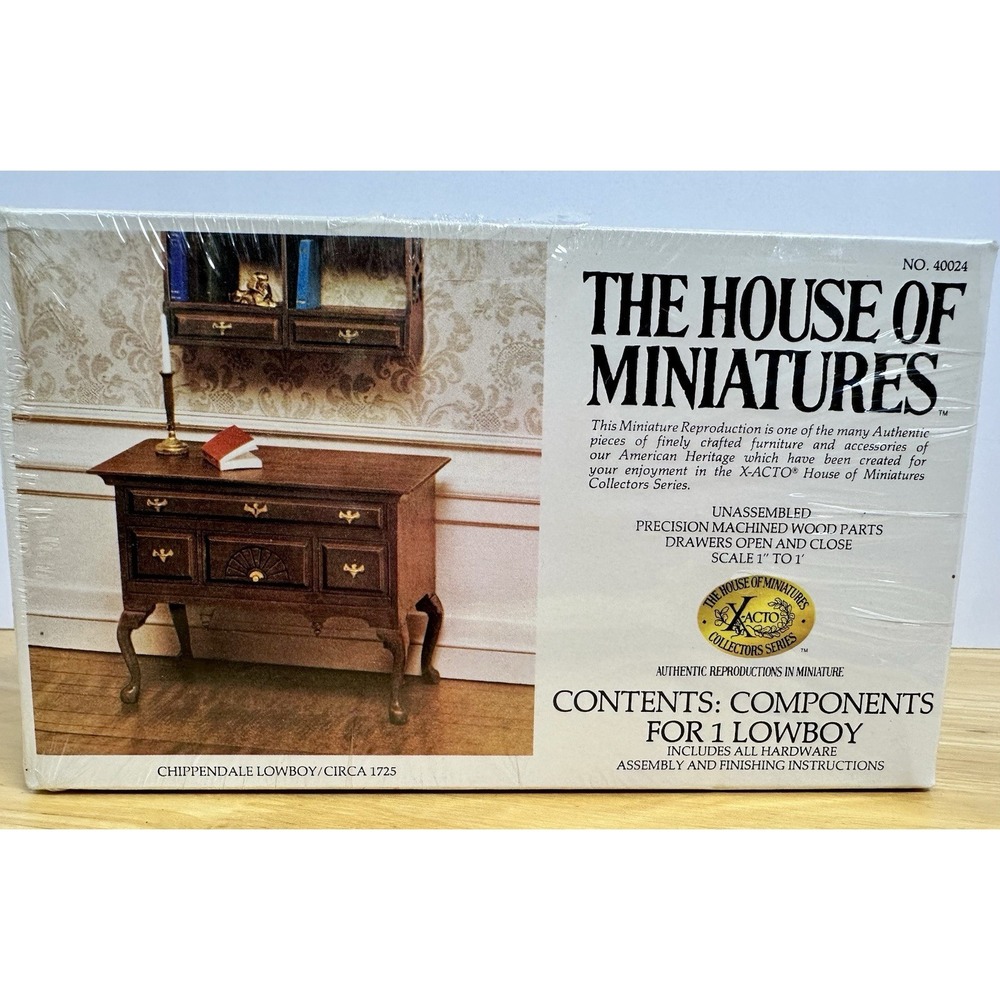 Chippendale Lowboy - 1:12‎ Doll House Furniture The House of Miniatures 40024